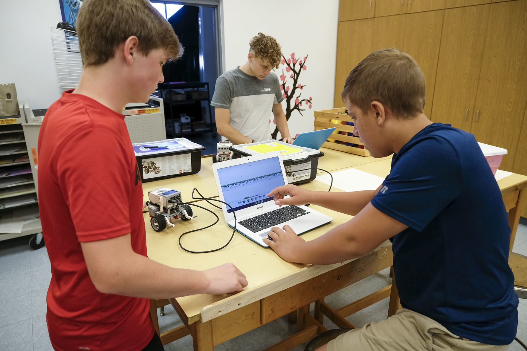090819-nws-robotics-4.jpg
